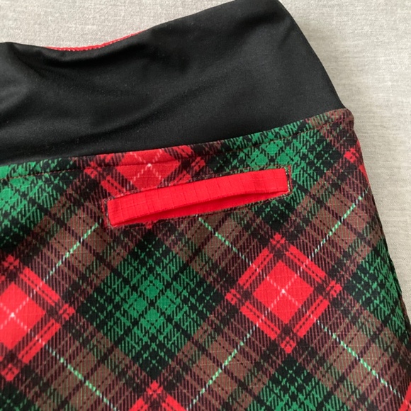 INKnBURN INB Classic Winter plaid design Running Skirt Skort w/shorts sz 10 - Picture 3 of 8